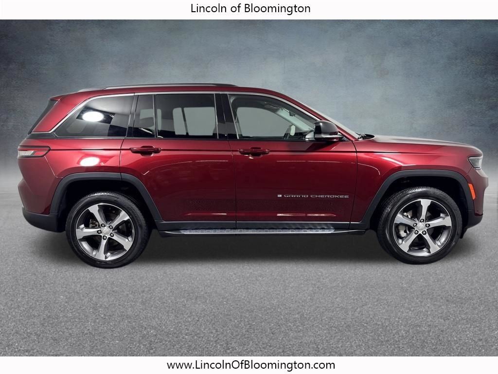 Used 2023 Jeep Grand Cherokee Limited w/ Luxury Tech Group II AWD/4WD image 8