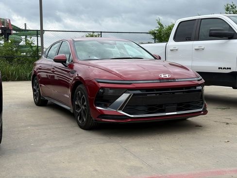 Used 2025 Hyundai Sonata SEL image 2