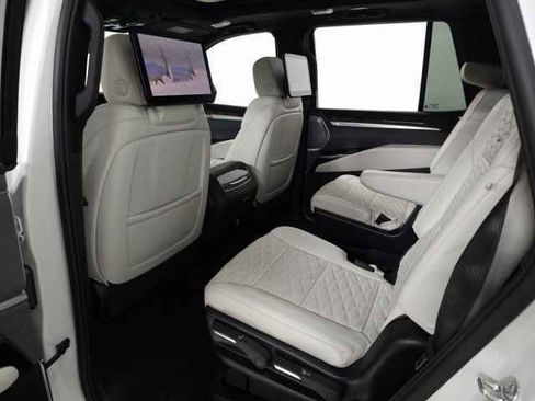 Certified 2025 Cadillac Escalade Sport Platinum image 51