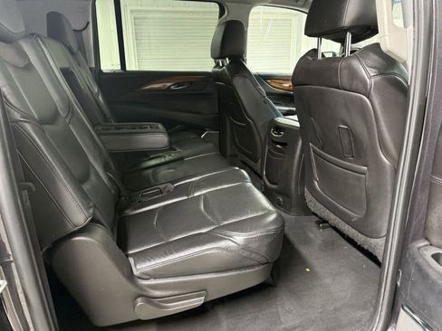 Used 2015 Cadillac Escalade ESV Premium image 36