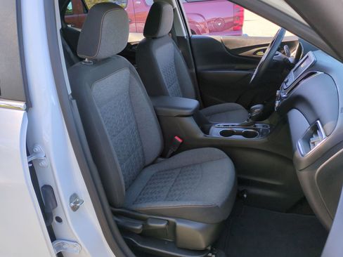 Used 2022 Chevrolet Equinox LT image 27