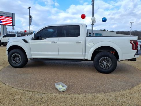 Used 2019 Ford F150 Raptor w/ Equipment Group 802A Luxury image 32