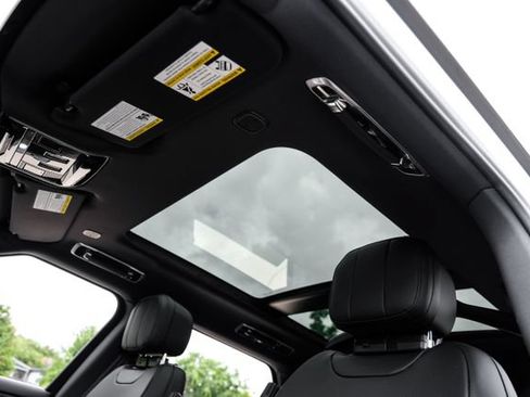 New 2026 Land Rover Range Rover Sport SE AWD/4WD image 5