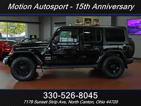 Used 2018 Jeep Wrangler Unlimited Sahara w/ Uconnect 4C Nav & Sound Group AWD/4WD image 7