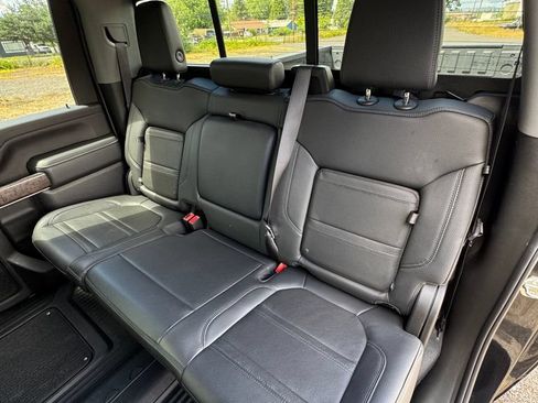 Used 2022 GMC Sierra 3500 Denali w/ Denali Black Diamond Edition AWD/4WD image 27