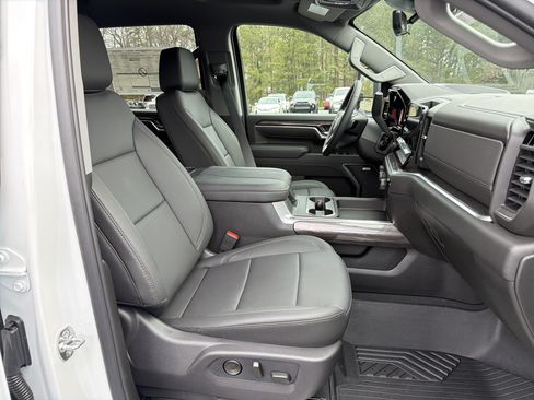 New 2026 Chevrolet Silverado 2500 LTZ w/ LTZ Convenience Package AWD/4WD image 13