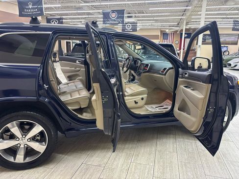 Used 2016 Jeep Grand Cherokee Overland RWD image 14