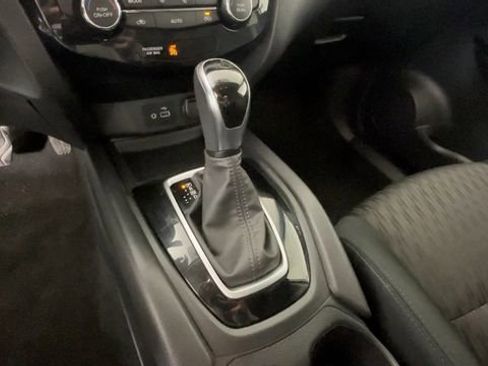 Used 2020 Nissan Rogue S FWD image 26