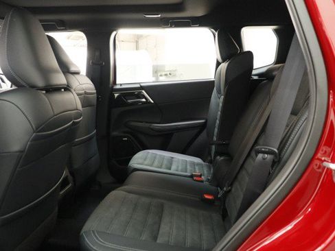 New 2026 Mitsubishi Outlander AWD image 23