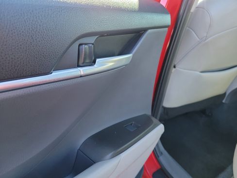 Used 2023 Toyota Camry SE image 13