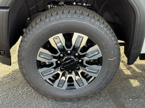 New 2026 GMC Sierra 2500 Denali w/ Denali Reserve Package image 9