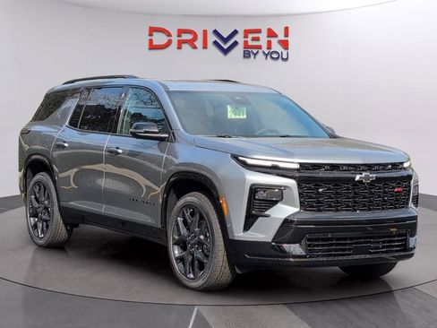 New 2026 Chevrolet Traverse RS w/ LPO, Floor Liner Package image 7