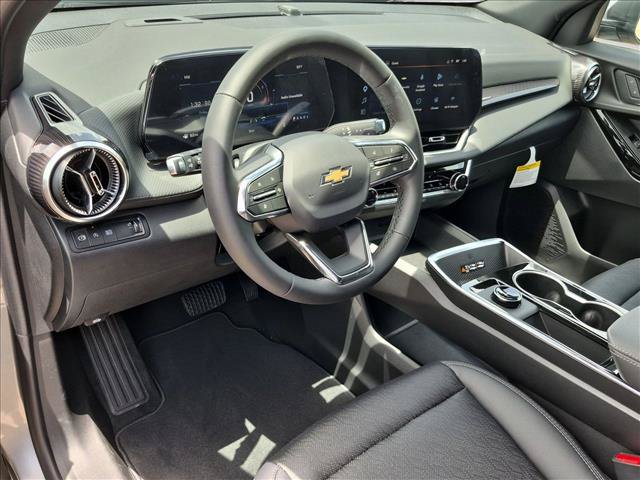 New 2027 Chevrolet Equinox LT w/ Convenience Package II FWD image 3