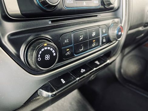 Used 2019 GMC Sierra 2500 SLE image 23