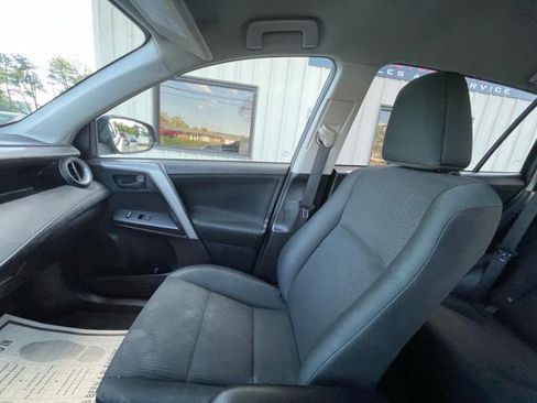 Used 2018 Toyota RAV4 LE w/ All Weather Liner Package image 23