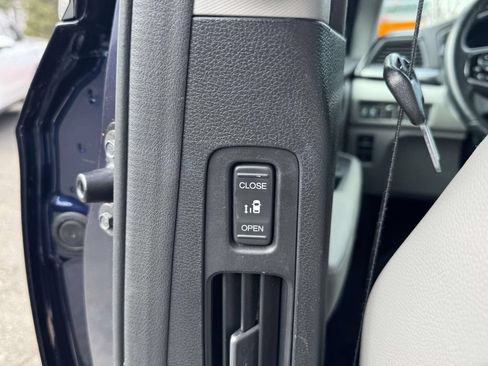 Used 2021 Honda Odyssey Touring image 23