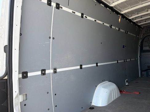 Used 2025 Mercedes-Benz Sprinter 2500 image 13