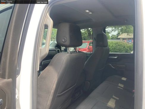 Used 2022 GMC Sierra 2500 SLE w/ SLE Value Package; AWD/4WD image 12