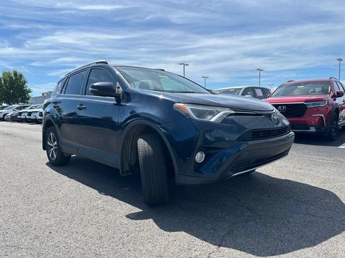 Used 2017 Toyota RAV4 XLE AWD/4WD image 13