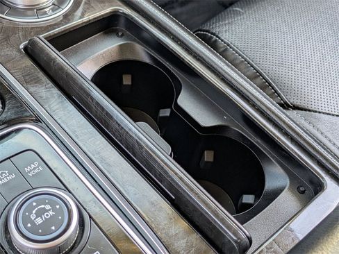 Used 2024 INFINITI QX80 Luxe image 16