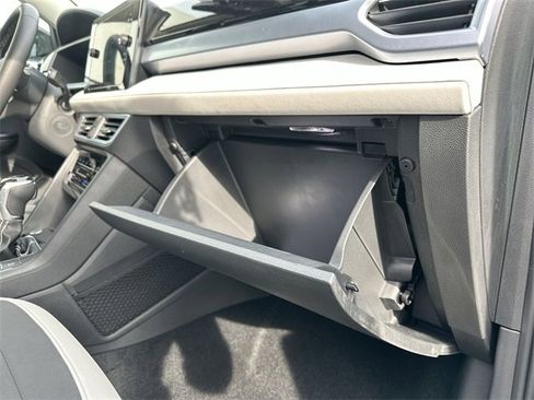 New 2026 Volkswagen Taos SE image 33
