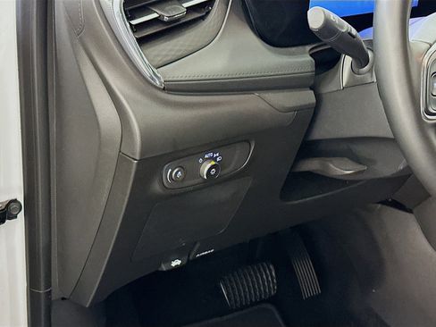 Used 2025 Buick Encore GX Preferred image 17