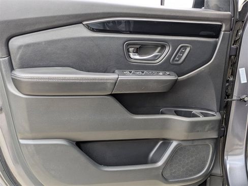 Used 2024 Honda Pilot EX-L image 11