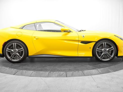 Used 2019 Ferrari Portofino RWD image 10
