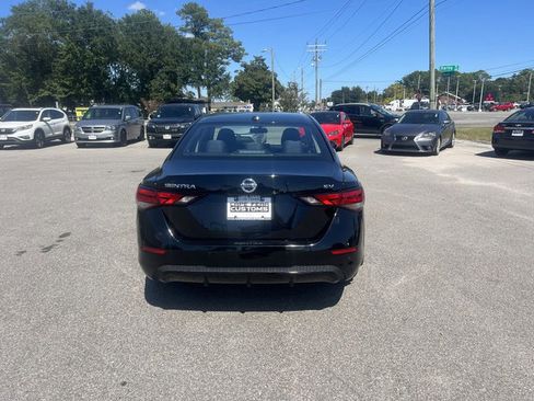 Used 2021 Nissan Sentra SV image 4