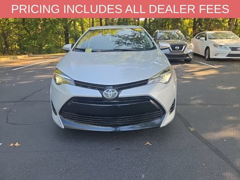 Used 2017 Toyota Corolla LE w/ Carpet Mat Package (TMS) FWD image 2