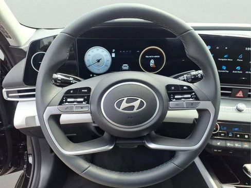 New 2026 Hyundai Elantra Limited FWD image 12
