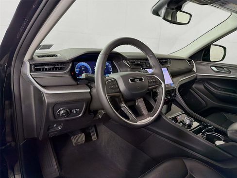 Used 2023 Jeep Grand Cherokee L Limited w/ Trailer Tow Group (B) image 9