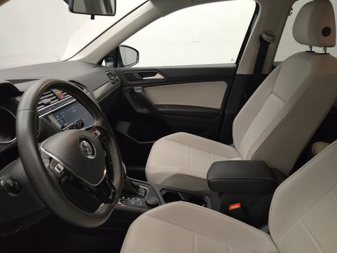 Used 2021 Volkswagen Tiguan SEL AWD/4WD image 17