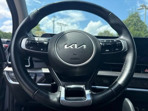 Used 2025 Kia Sportage EX FWD image 7