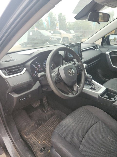 Used 2021 Toyota RAV4 LE AWD/4WD image 22