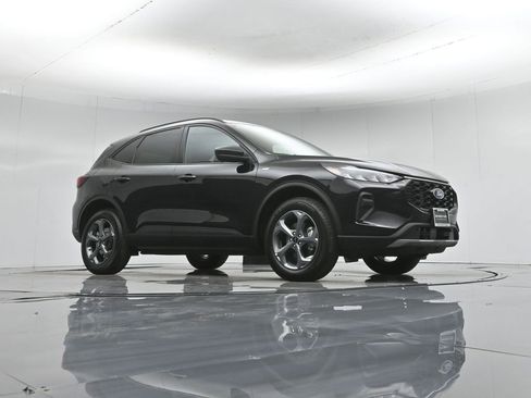 Used 2025 Ford Escape ST-Line image 3
