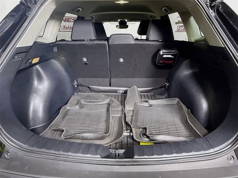 Certified 2022 Toyota Corolla Cross LE image 27