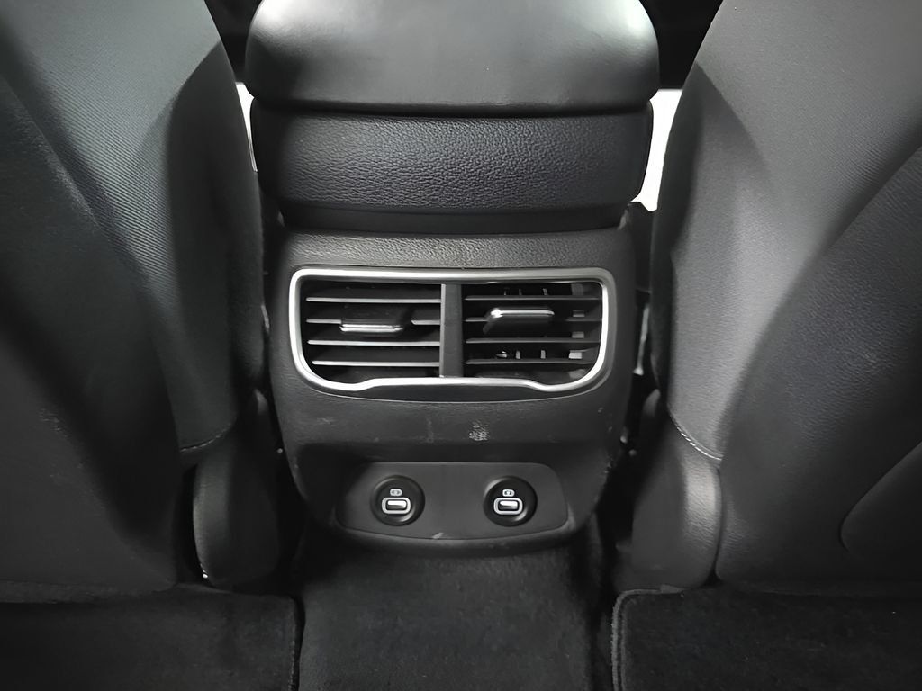 Certified 2023 Hyundai Santa Fe SEL AWD/4WD image 27