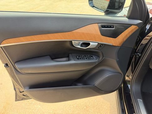 Certified 2024 Volvo XC90 T8 Plus w/ Protection Package AWD/4WD image 9