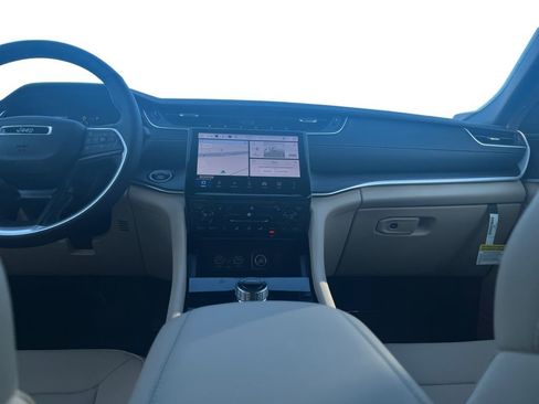 New 2025 Jeep Grand Cherokee L Limited image 3