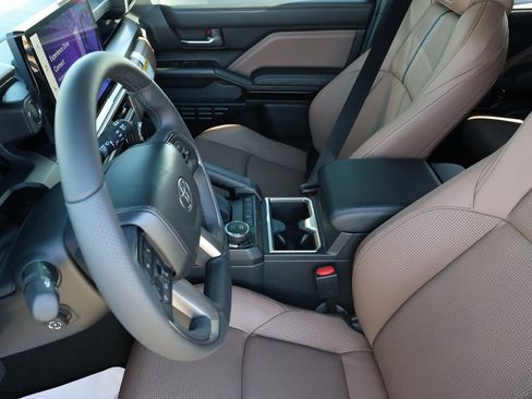 New 2026 Toyota 4Runner Limited image 15