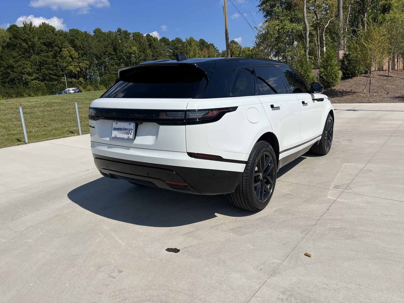 Used 2024 Land Rover Range Rover Velar Dynamic SE AWD/4WD image 8