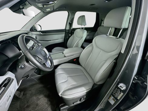Used 2025 Hyundai Palisade SEL FWD image 13