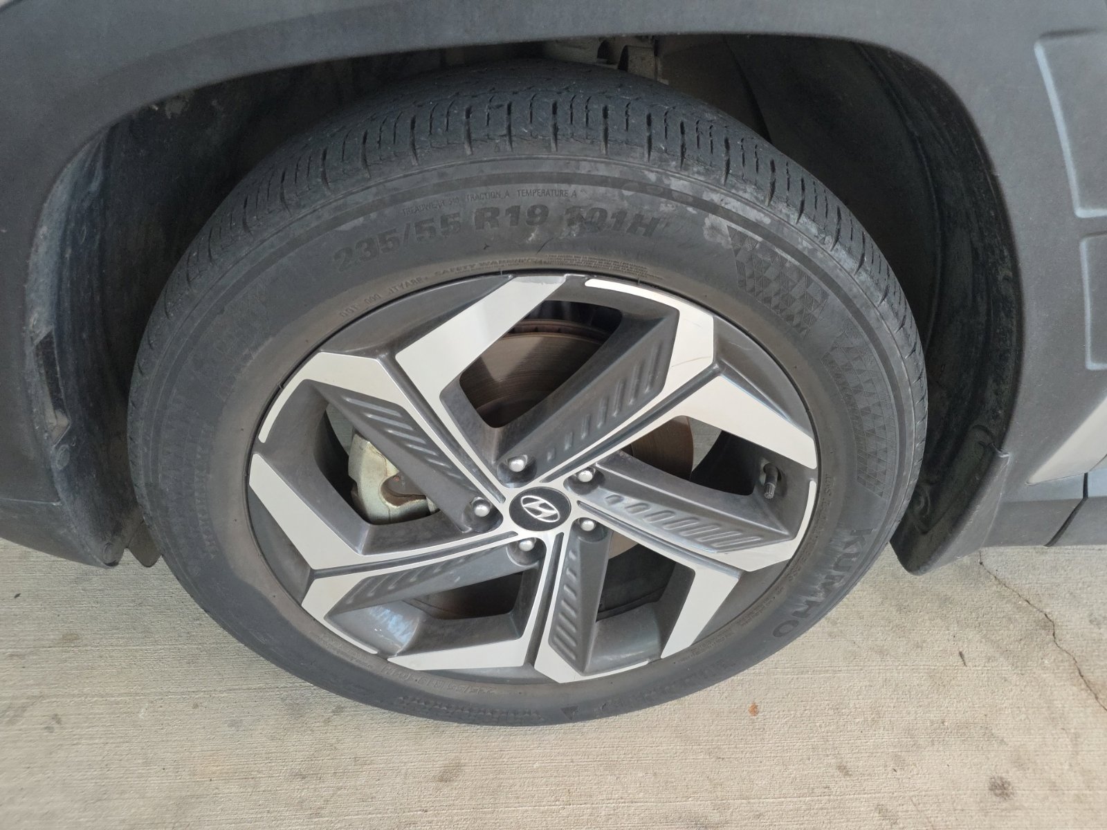 Used 2023 Hyundai Tucson Limited FWD image 2
