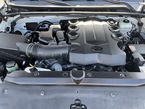 Used 2018 Toyota 4Runner SR5 Premium AWD/4WD image 41