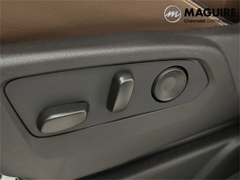 New 2026 Chevrolet Suburban High Country image 16