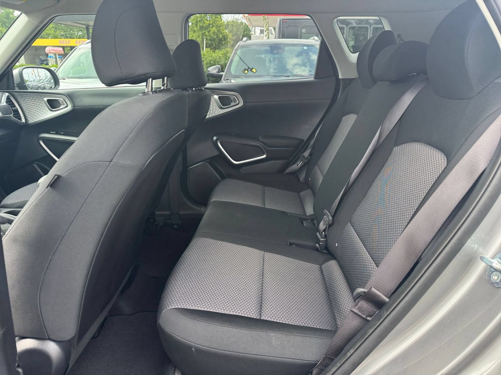 Used 2025 Kia Soul LX w/ LX Technology Package FWD image 22