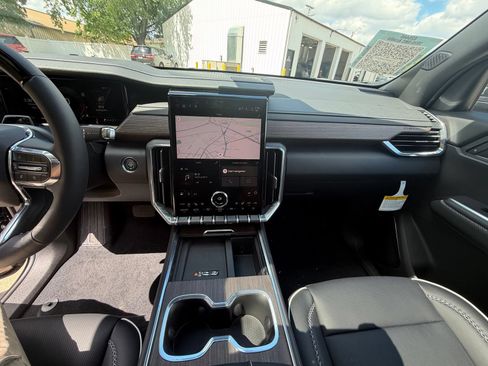 New 2026 GMC Acadia Denali w/ Super Cruise Package AWD/4WD image 29