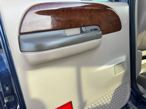 Used 2004 Ford F250 Lariat image 39