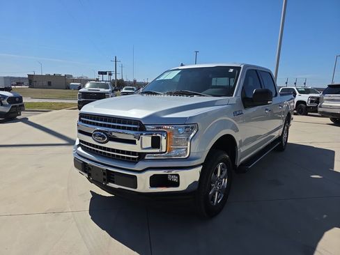 Used 2018 Ford F150 XLT w/ Equipment Group 302A Luxury image 3